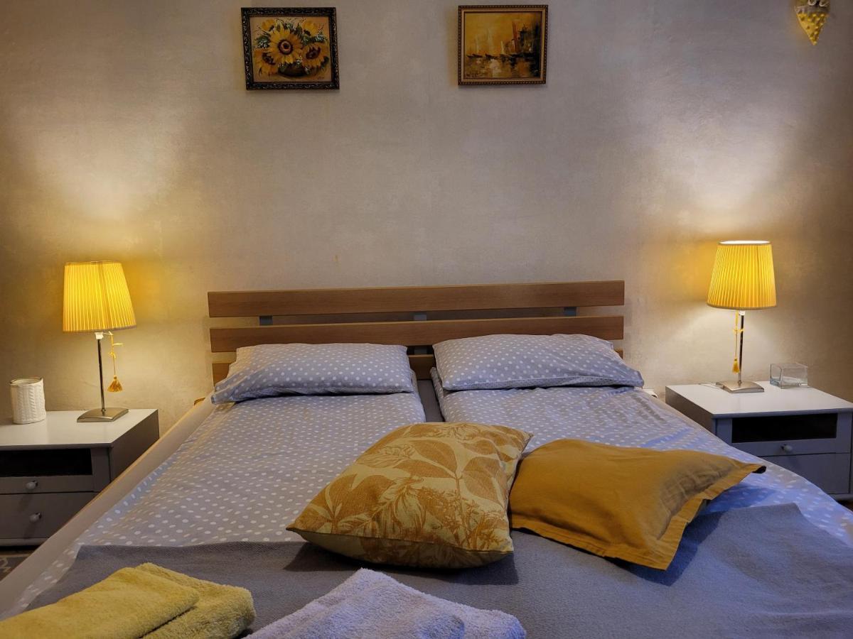 Sunflower Apartment Near Kiev Airport & Railway Station & Center City! المظهر الخارجي الصورة